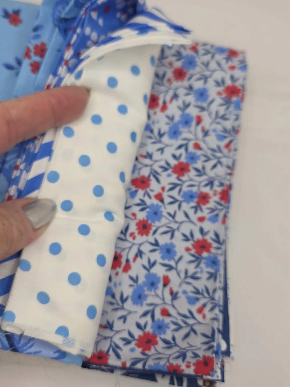 Mrs.Quilty PremiumFabrics For Quilting 12 Pieces 21.6